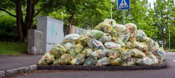 Commercial waste bags piling up — why California SB 1383 organic waste diversion compliance matters
