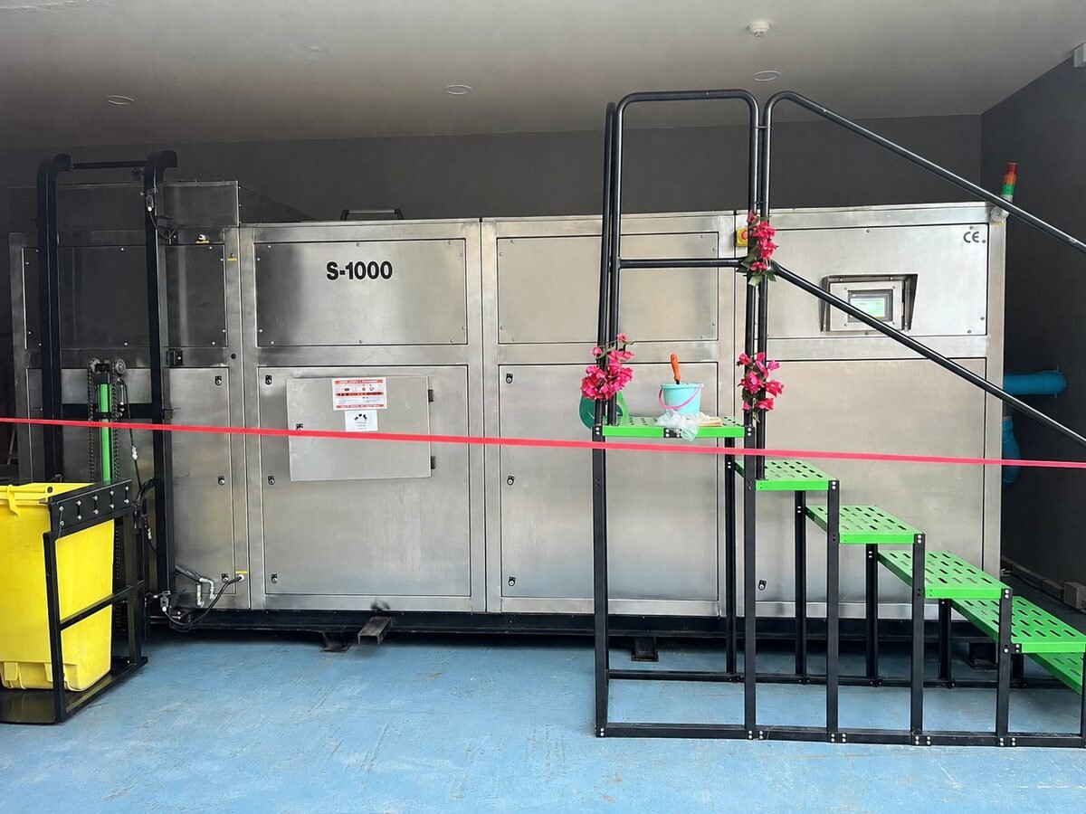 Econova S-1000 composter at The St. Regis Maldives Vommuli Resort