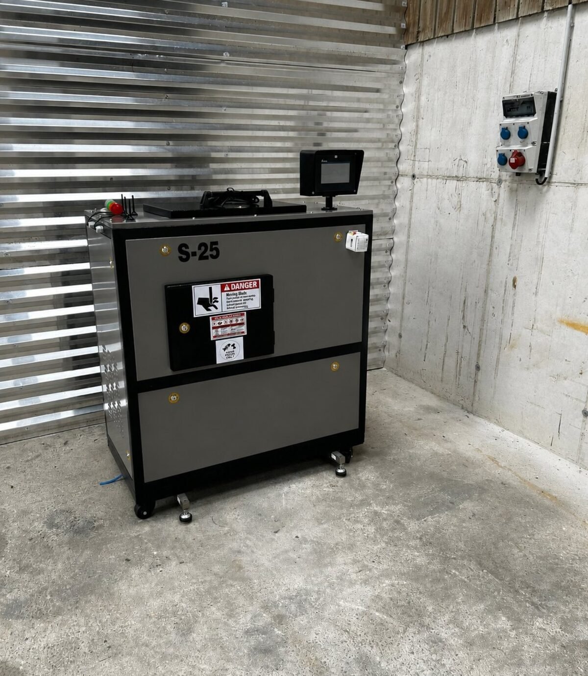 Econova S-25 in-vessel composter installed at Les Baladins, Brittany, France